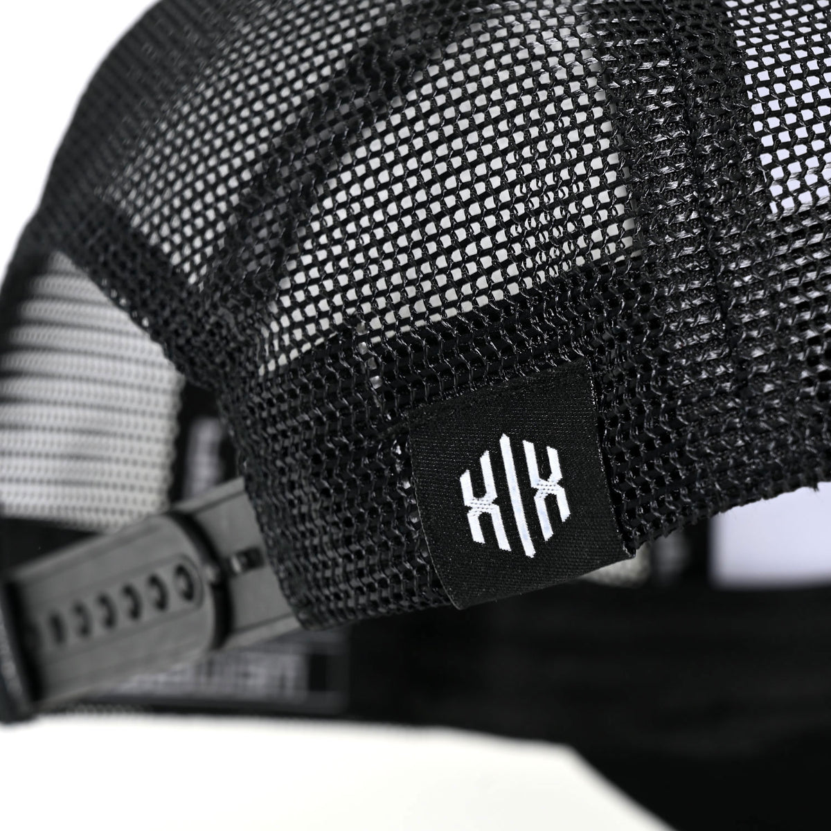 Trucker Cap Black/White - Invictodrom